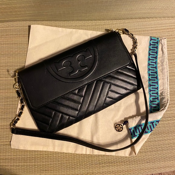 Tory Burch Handbags - Tory Burch Handbag Crossbody Leather